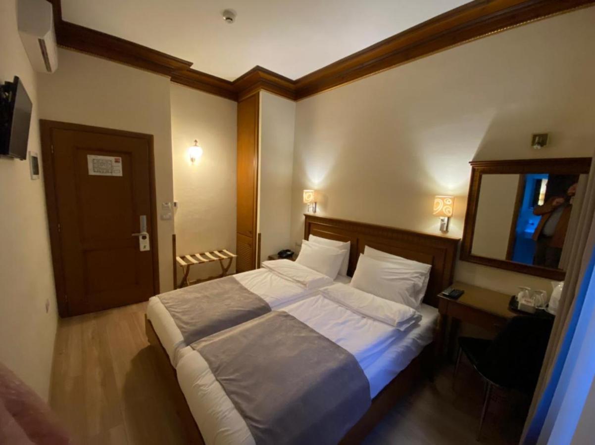 Hotel Argjiro 4*