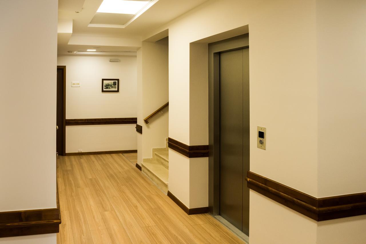 Hotel Argjiro 4*