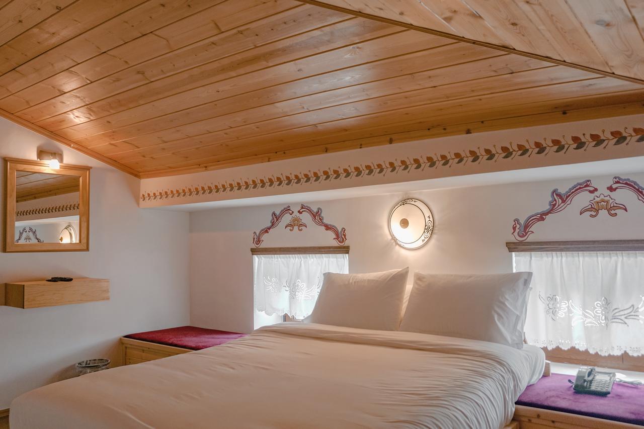 Hotel Argjiro 4*