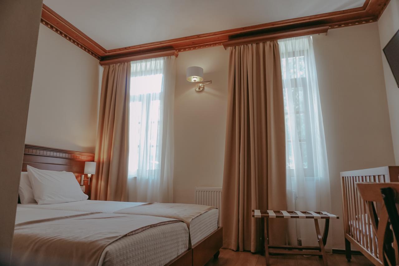 Hotel Argjiro
